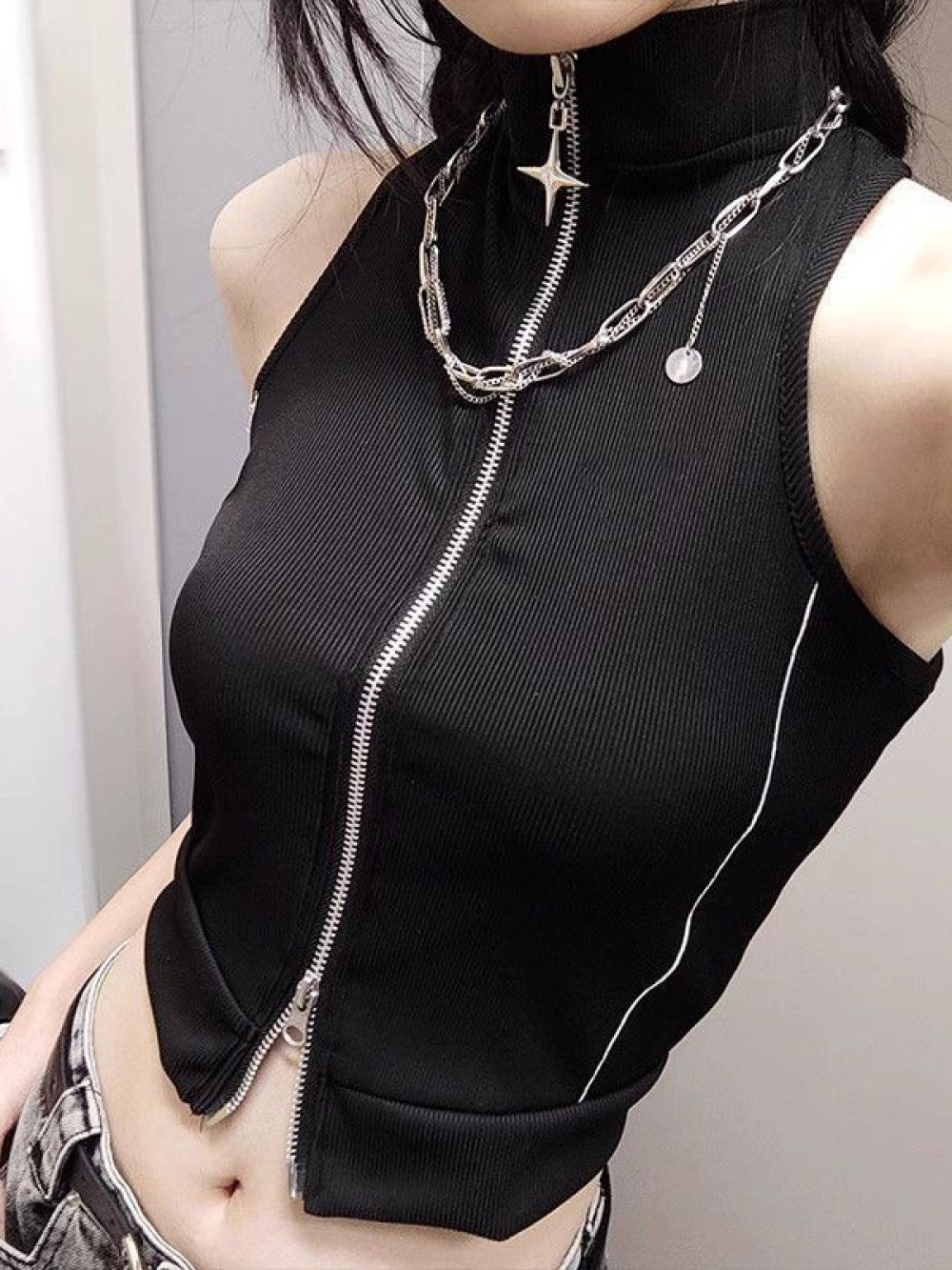 Street Fashion Trends 2026 - 2026 new summer hot girl short