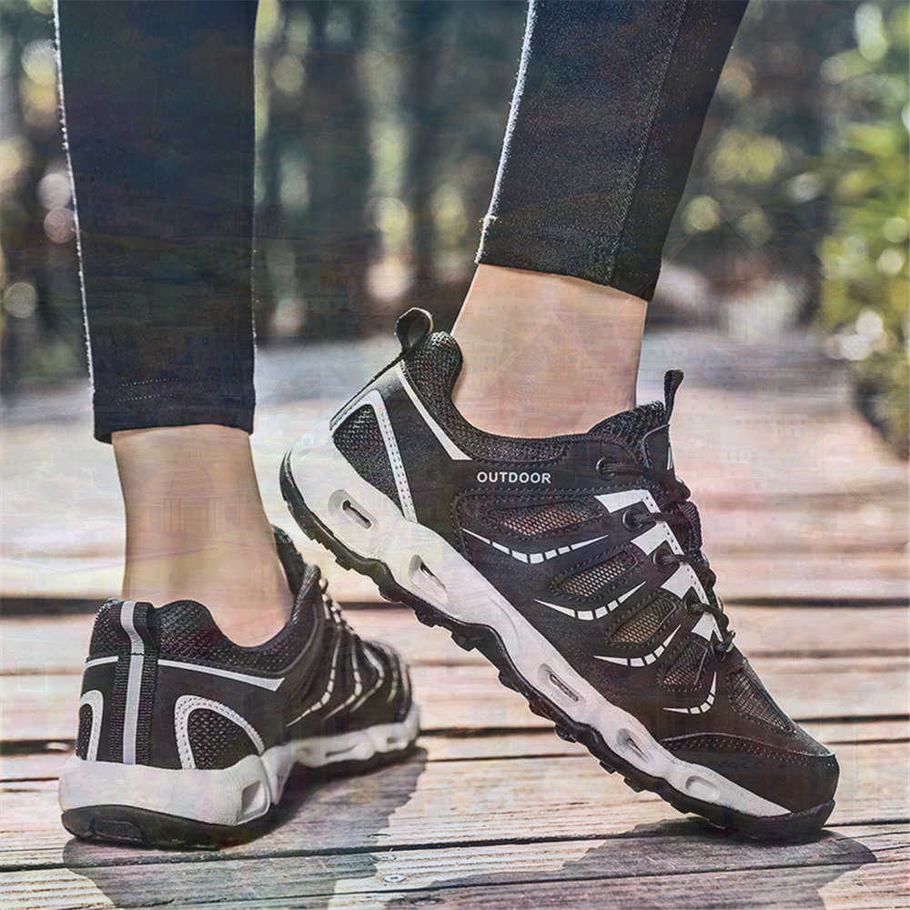 Sumer Round Tip Silver Sneaker - Street Fashion Couple 리뷰 및 가격