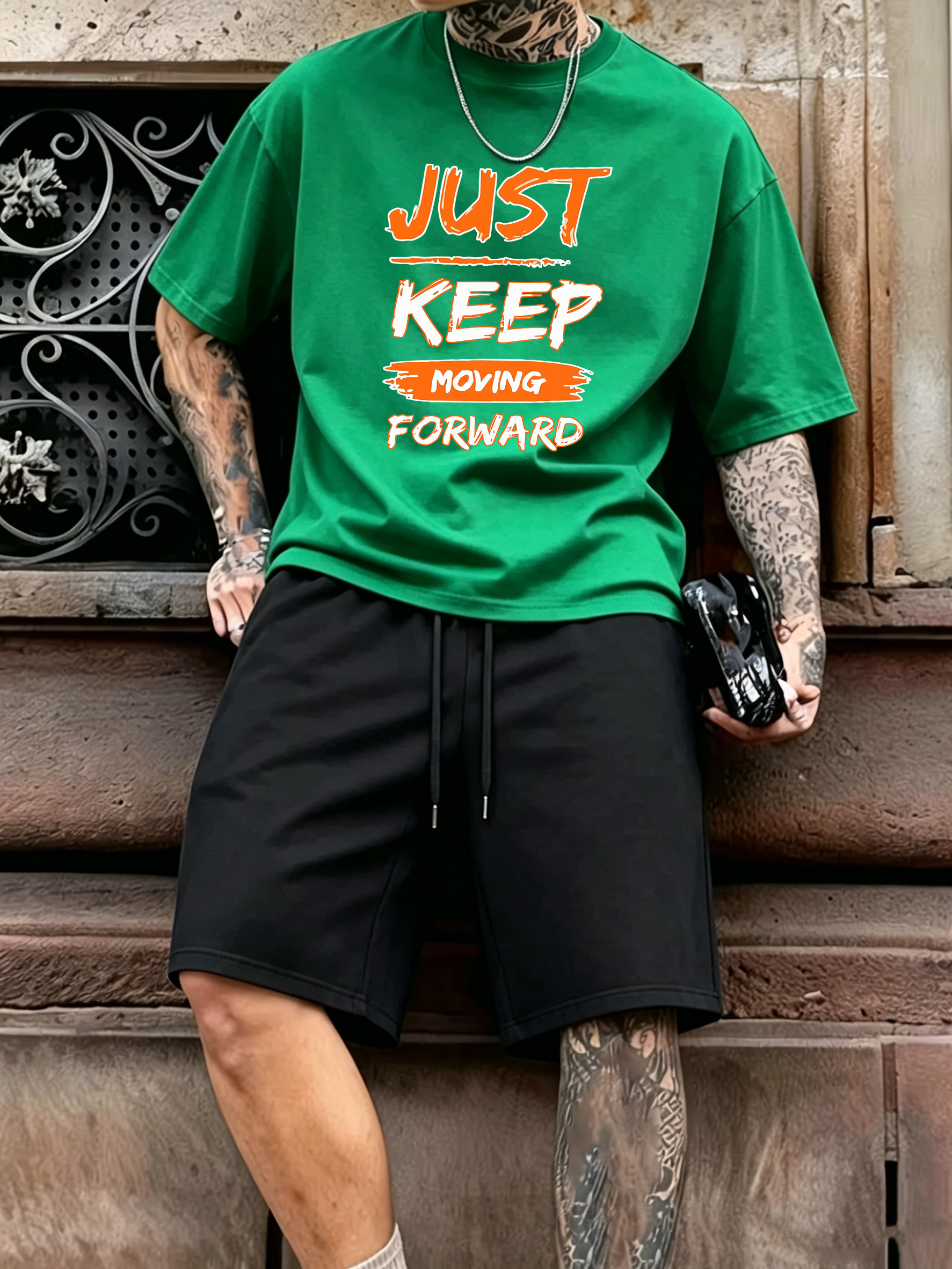 Just Keep Moving Forward Print - Street Fashion Elements 리뷰 및 가격