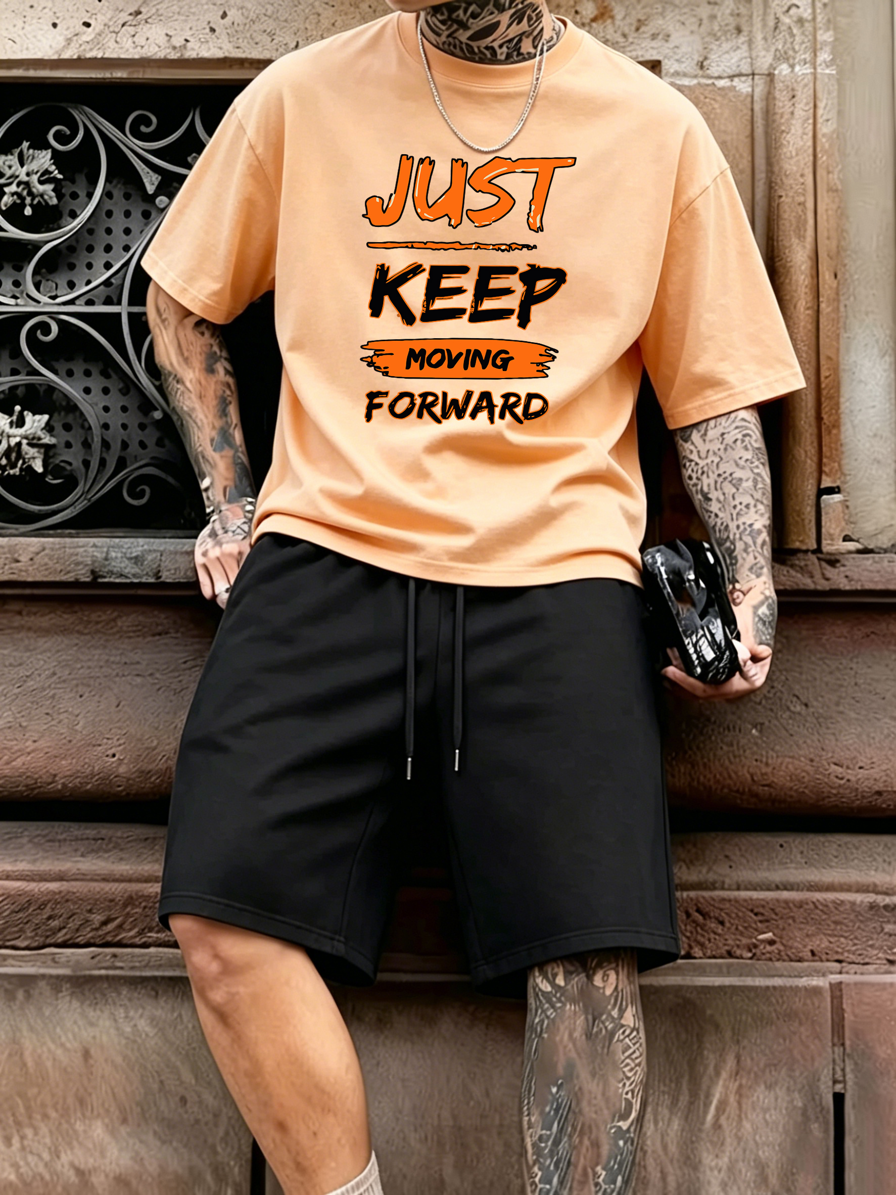 Just Keep Moving Forward Print - Street Fashion Elements 리뷰 및 가격